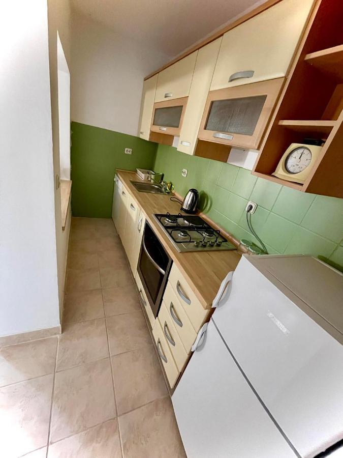 Apartments Leo Петркане Екстериор снимка