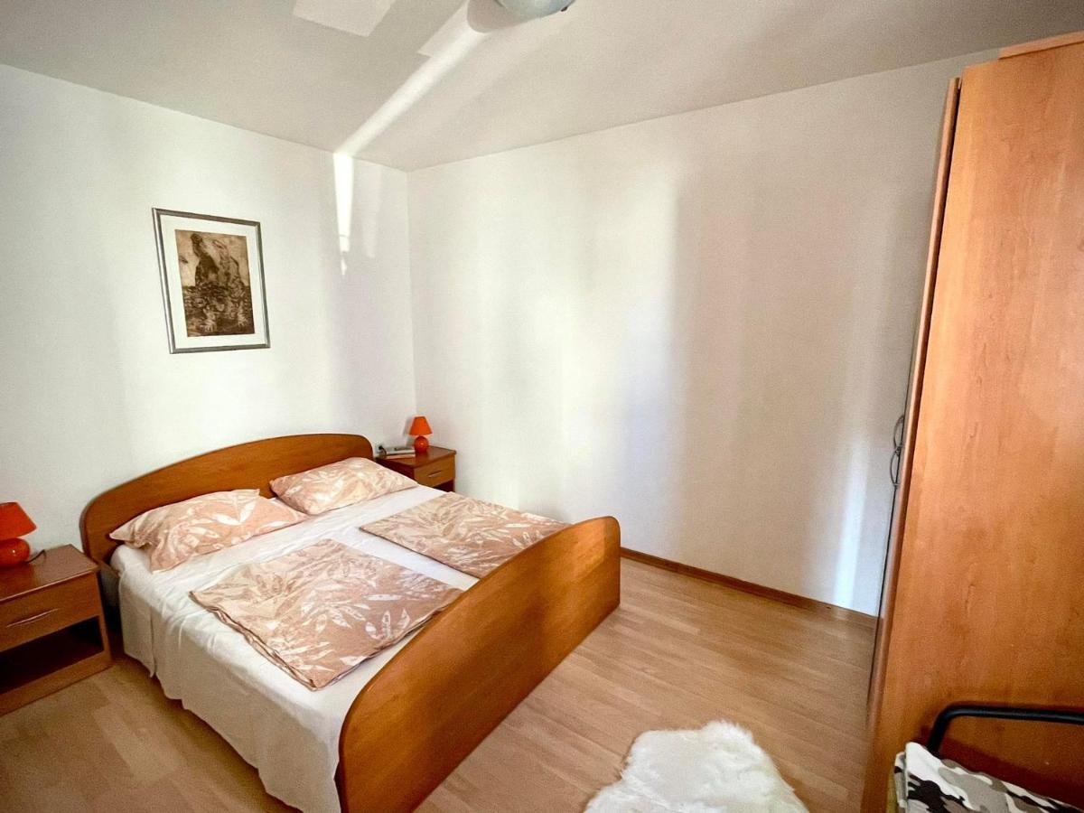 Apartments Leo Петркане Екстериор снимка