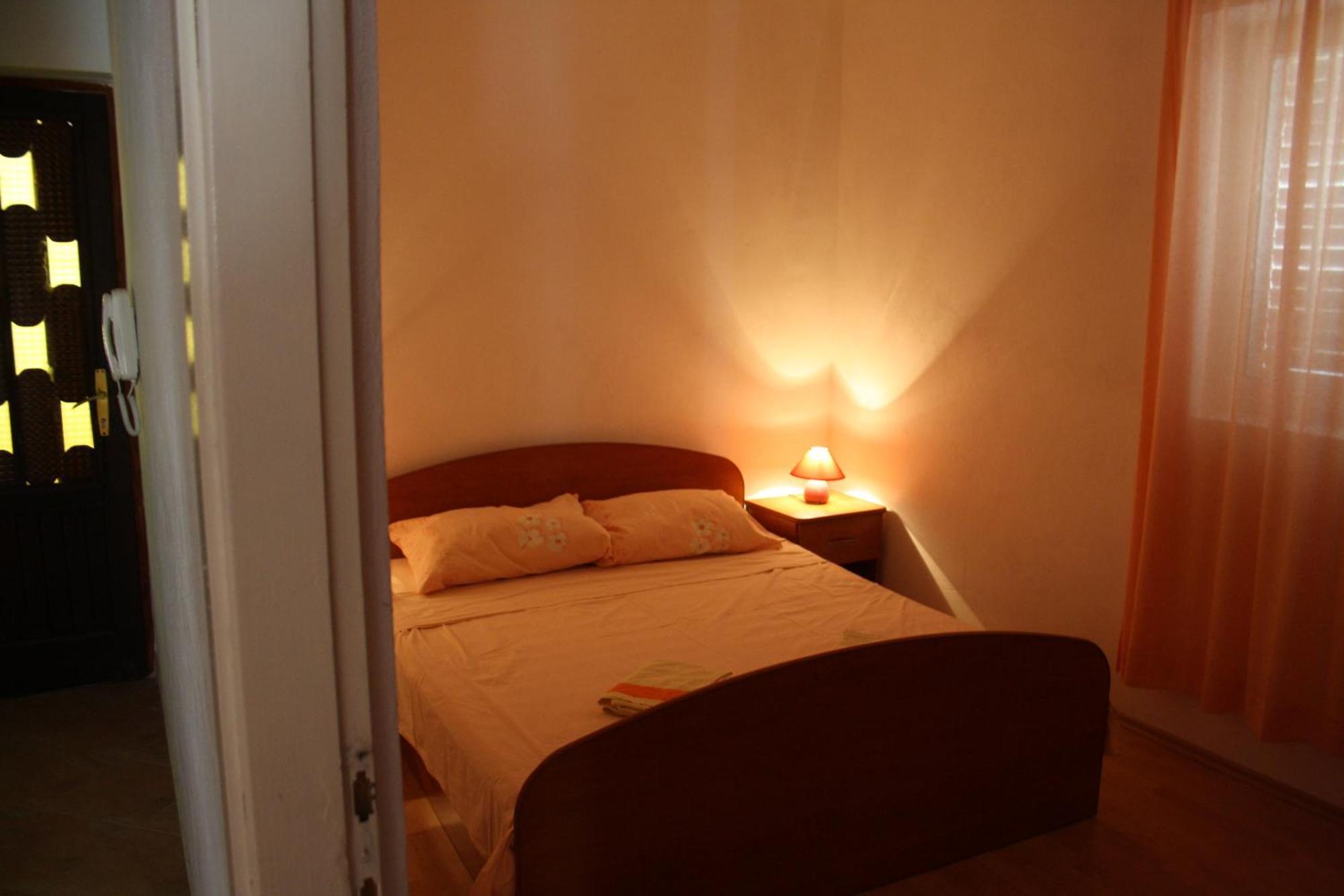 Apartments Leo Петркане Екстериор снимка
