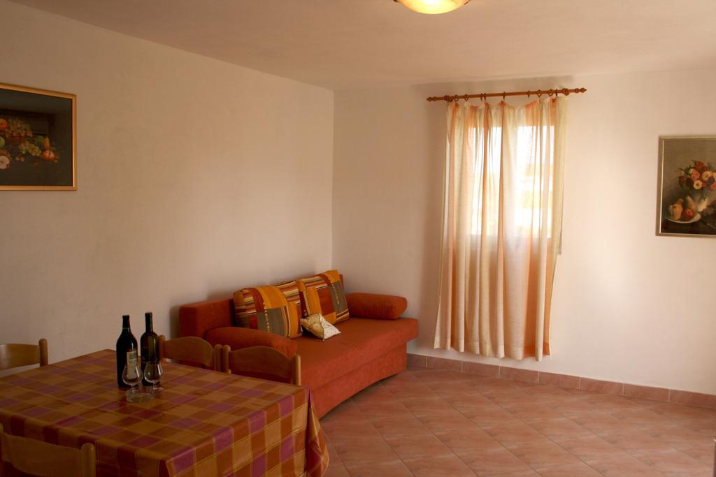 Apartments Leo Петркане Екстериор снимка